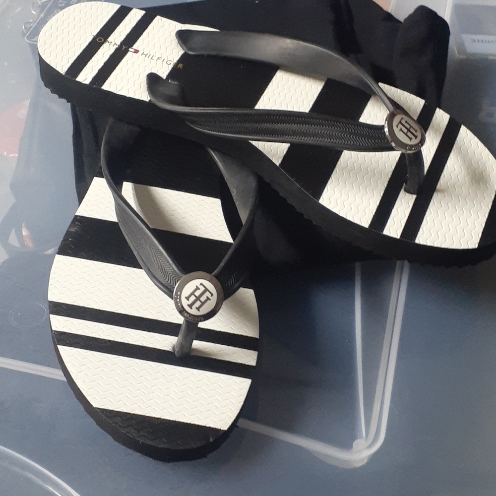 Sandals - Picture 4 of 4